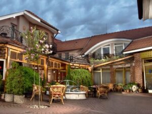 Slovensko: Komárno v Hotelu Banderium *** s polopenzí a celodenním vstupem do termálních lázní + úschovna kol
