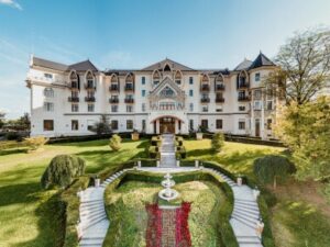 Maďarsko: 4* Zámecký Borostyán Med Hotel s plnou penzí a luxusním wellness neomezeně (bazény, vířivky, sauny)