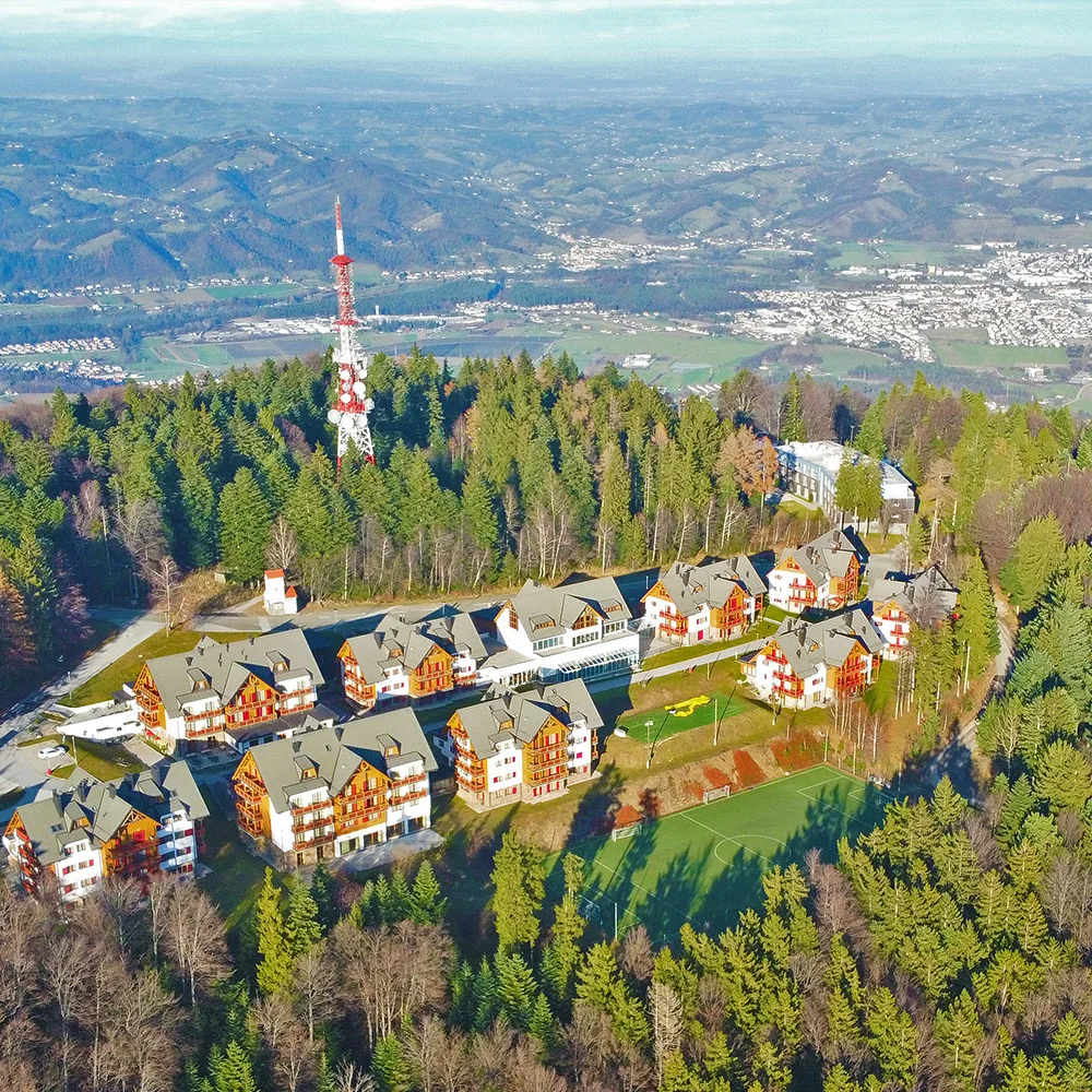 Slovinské Alpy s polopenzí i vstupem do bazénu - Obrázek 2