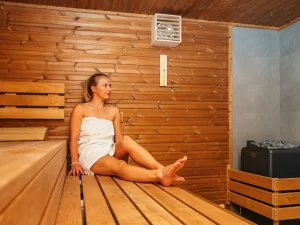 Privátní vířivka a láhev sektu nebo sauna pro 2 osoby