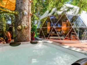 Glamping u pláže na Slapech: snídaně i wellness