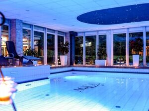 Německo blízko moře, přírody a památek: Trihotel Rostock se snídaněmi, bazénem a saunami + gastro zážitky