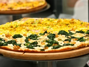 1, 2 nebo 4 Chacharovy pizzy dle výběru: ⌀ 32 cm