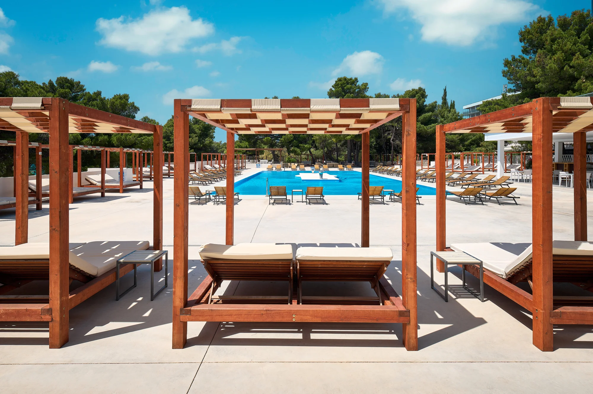 Chorvatská Vodice: hotel u pláže, polopenze, bazén - Obrázek 8