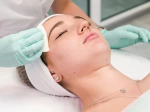 Kompletní kosmetické ošetření vč. masáže