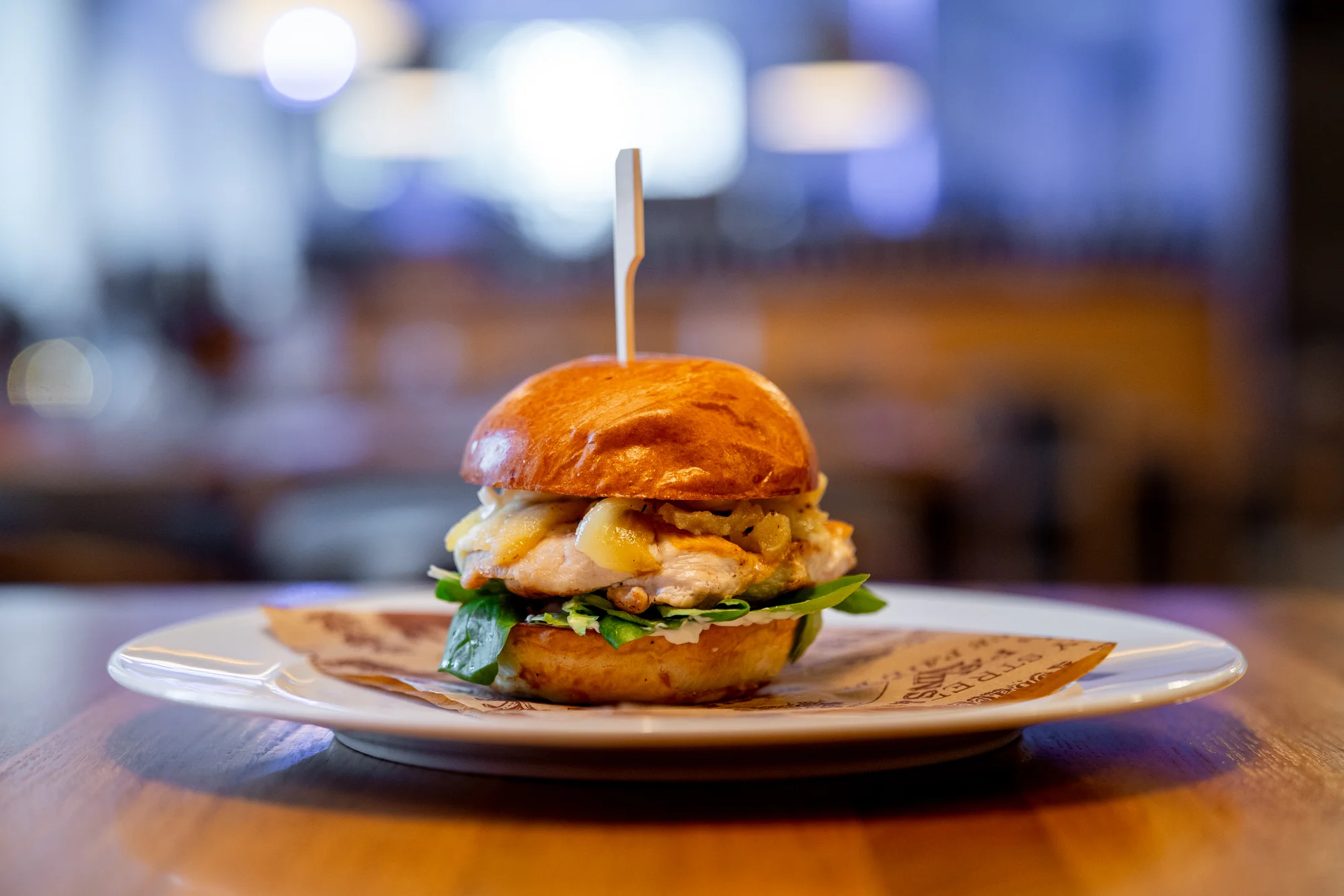 Telecí či kuřecí burger nebo 1kg mega burger i s pivem - Obrázek 7