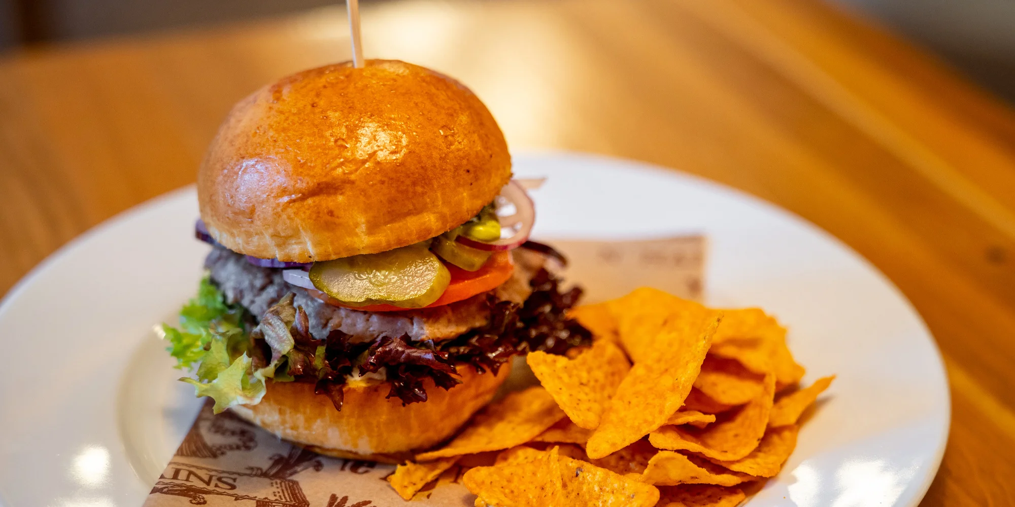 Telecí či kuřecí burger nebo 1kg mega burger i s pivem - Obrázek 6