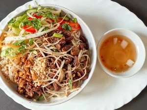 Asijská restaurace Vinafood: voucher na 500-1000 Kč