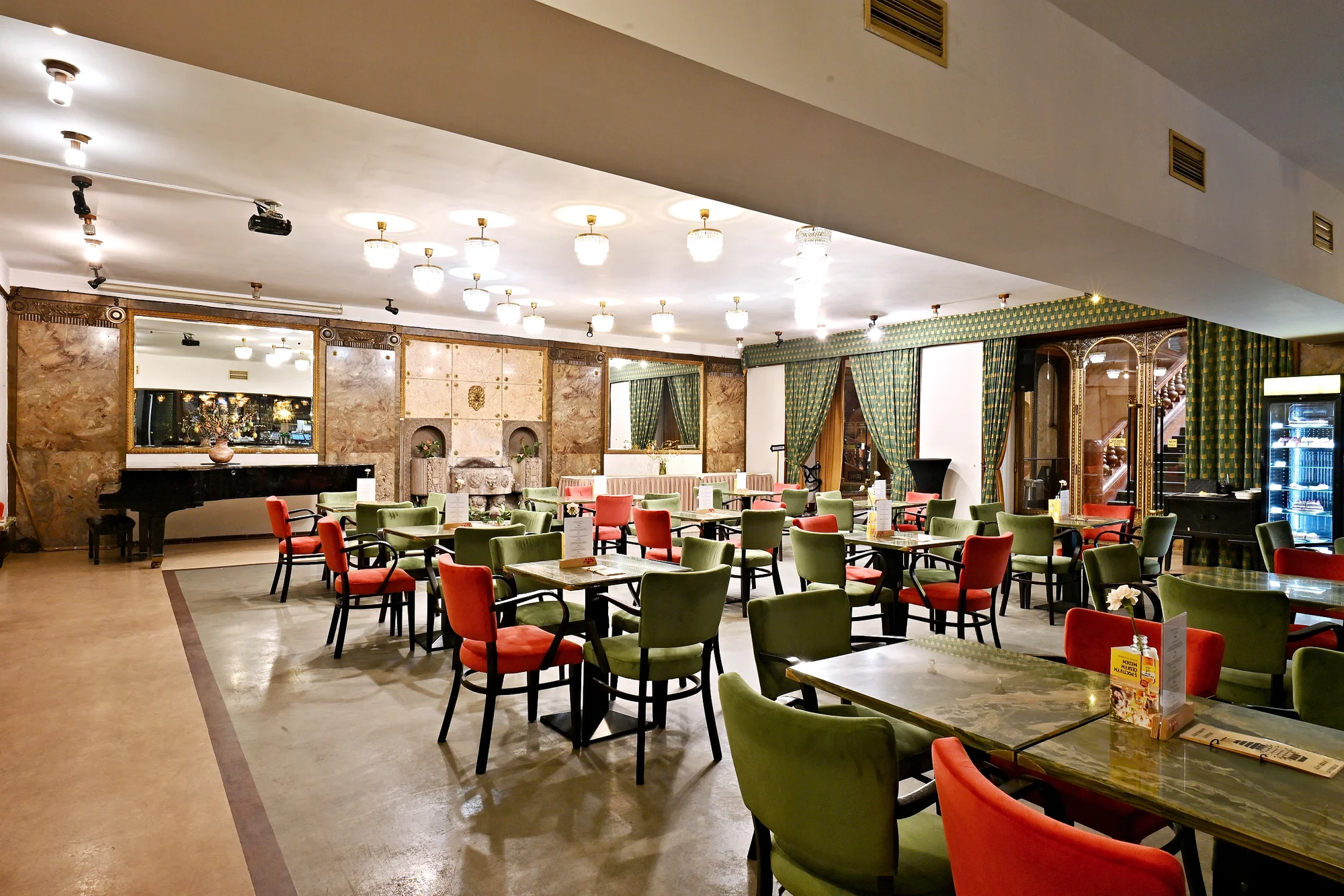 Voucher do kavárny Lucerna: 300 Kč, 500 Kč i 1000 Kč - Obrázek 11