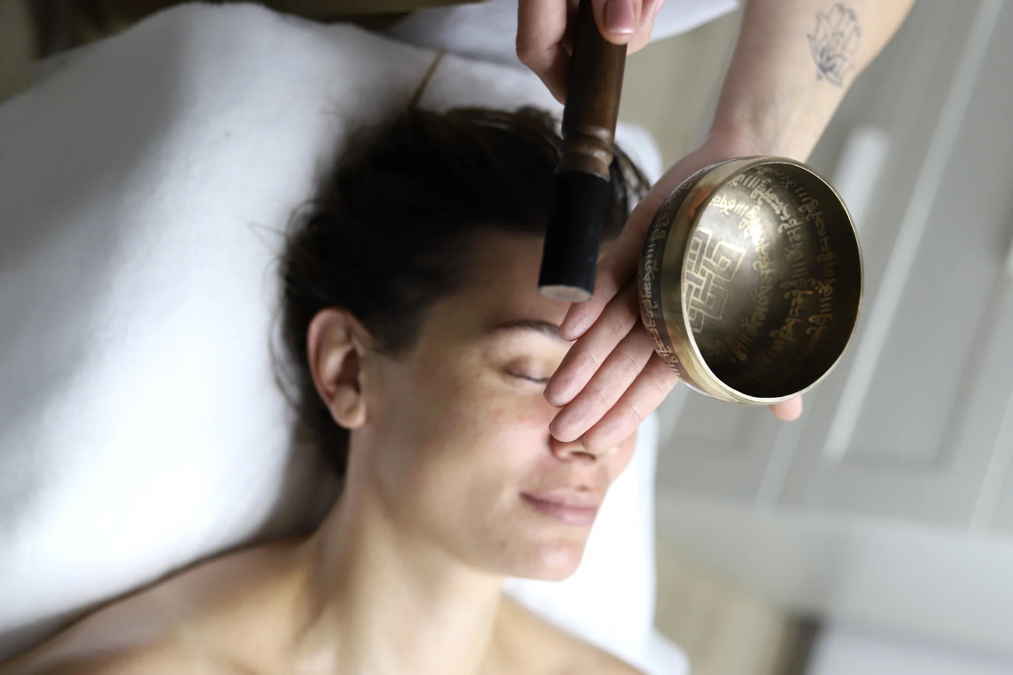 Celotělový rituál s liftingovou masáží obličeje - Obrázek 8