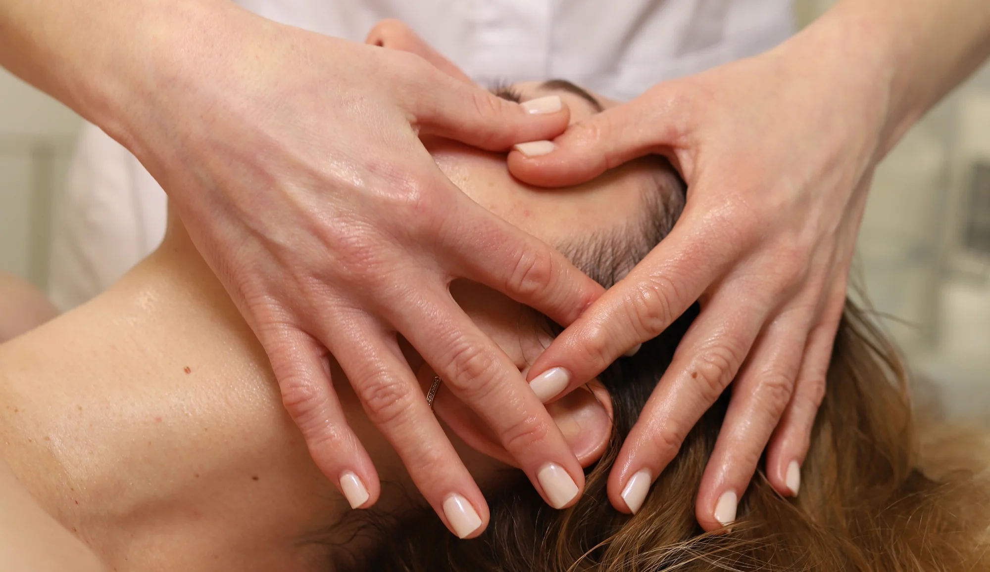 Celotělový rituál s liftingovou masáží obličeje - Obrázek 11