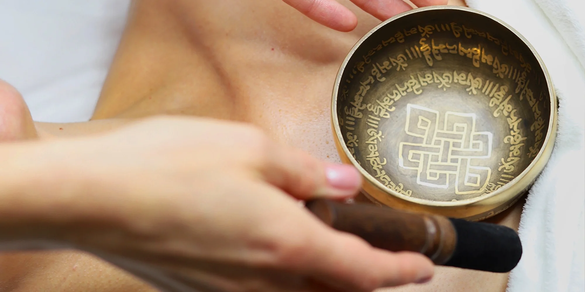 Celotělový rituál s liftingovou masáží obličeje - Obrázek 5