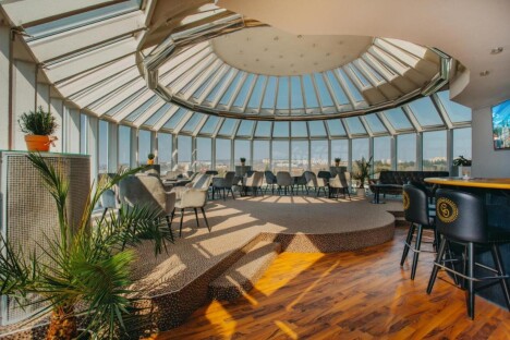 Brno přímo v centru ve vyhlášeném Cosmopolitan Bobycentru **** s polopenzí, wellness a neomezeným fitness - Obrázek 4