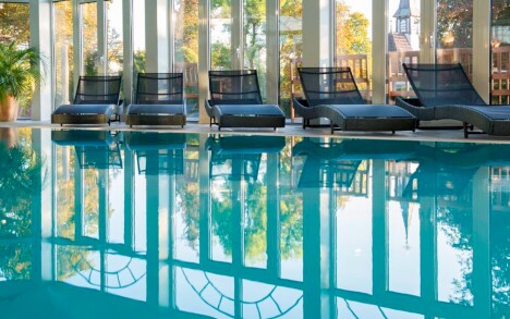 NP Černý les u růžové stezky a výletních cílů: Hotel Palmenwald Schwarzwaldhof se snídaní, bazénem a saunami - Obrázek 5