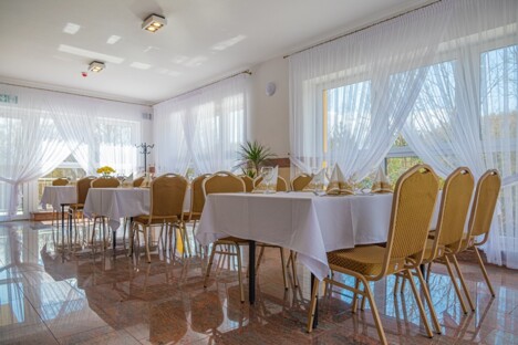 Vrbov u termálního koupaliště a blízko Vysokých Tater v Hotelu Galica *** s polopenzí + vstup do Thermal Parku - Obrázek 8