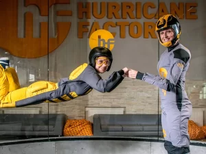 Let ve větrném tunelu s rychlostí hurikánu 270 km/h