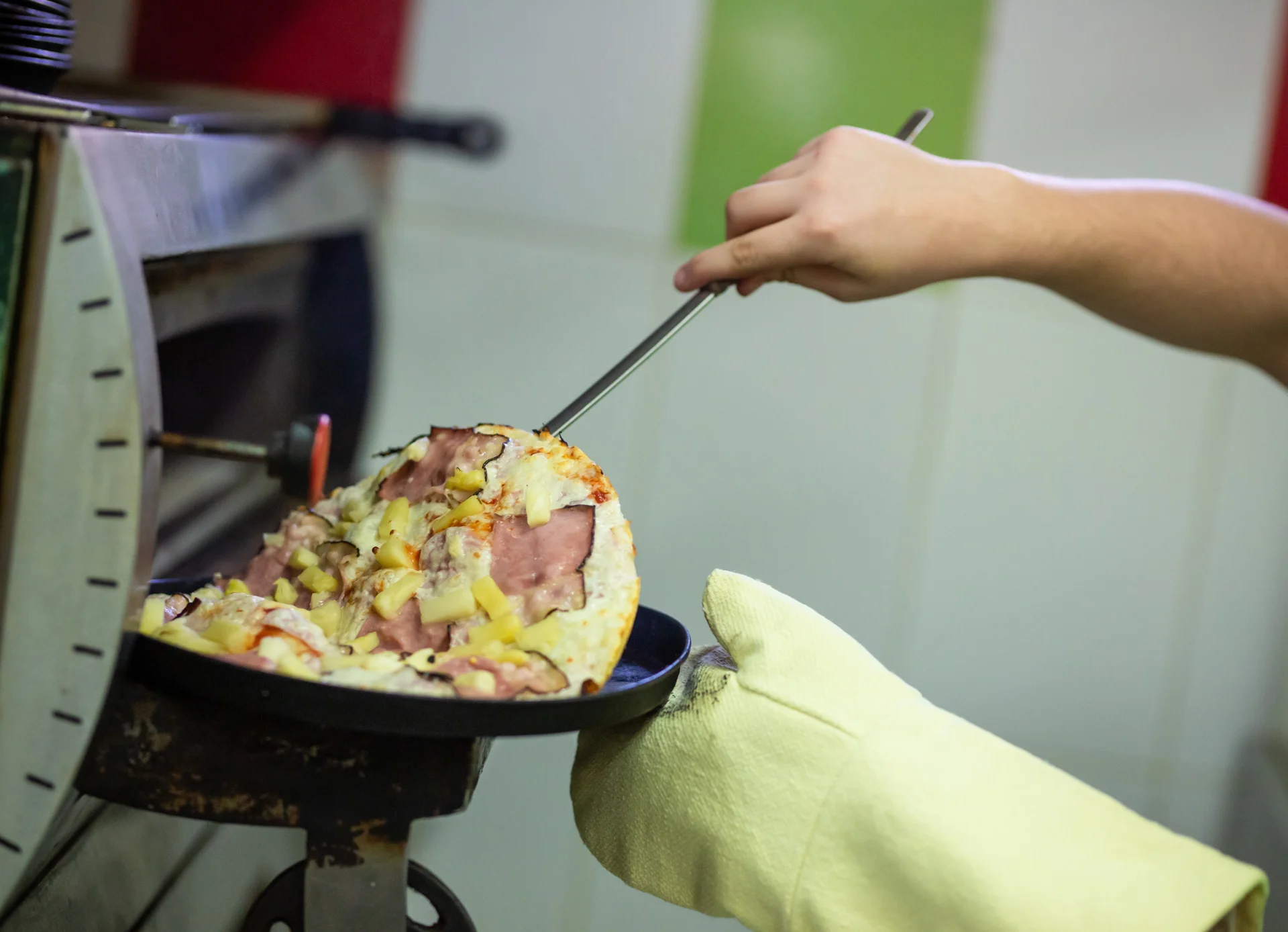 2× Chacharova pizza: výběr ze 16 druhů a rozvoz - Obrázek 6