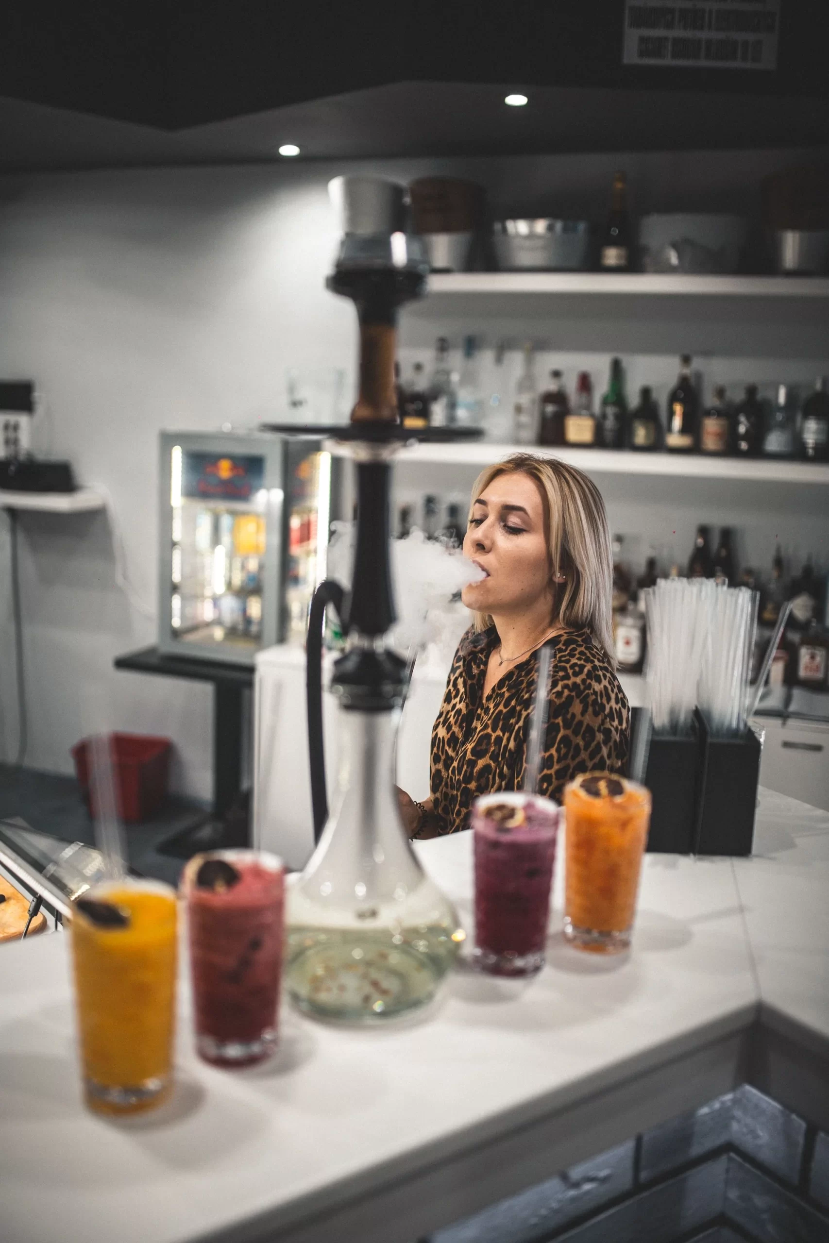 Vodní dýmka a prémiové víno nebo drink pro 2 osoby - Obrázek 10