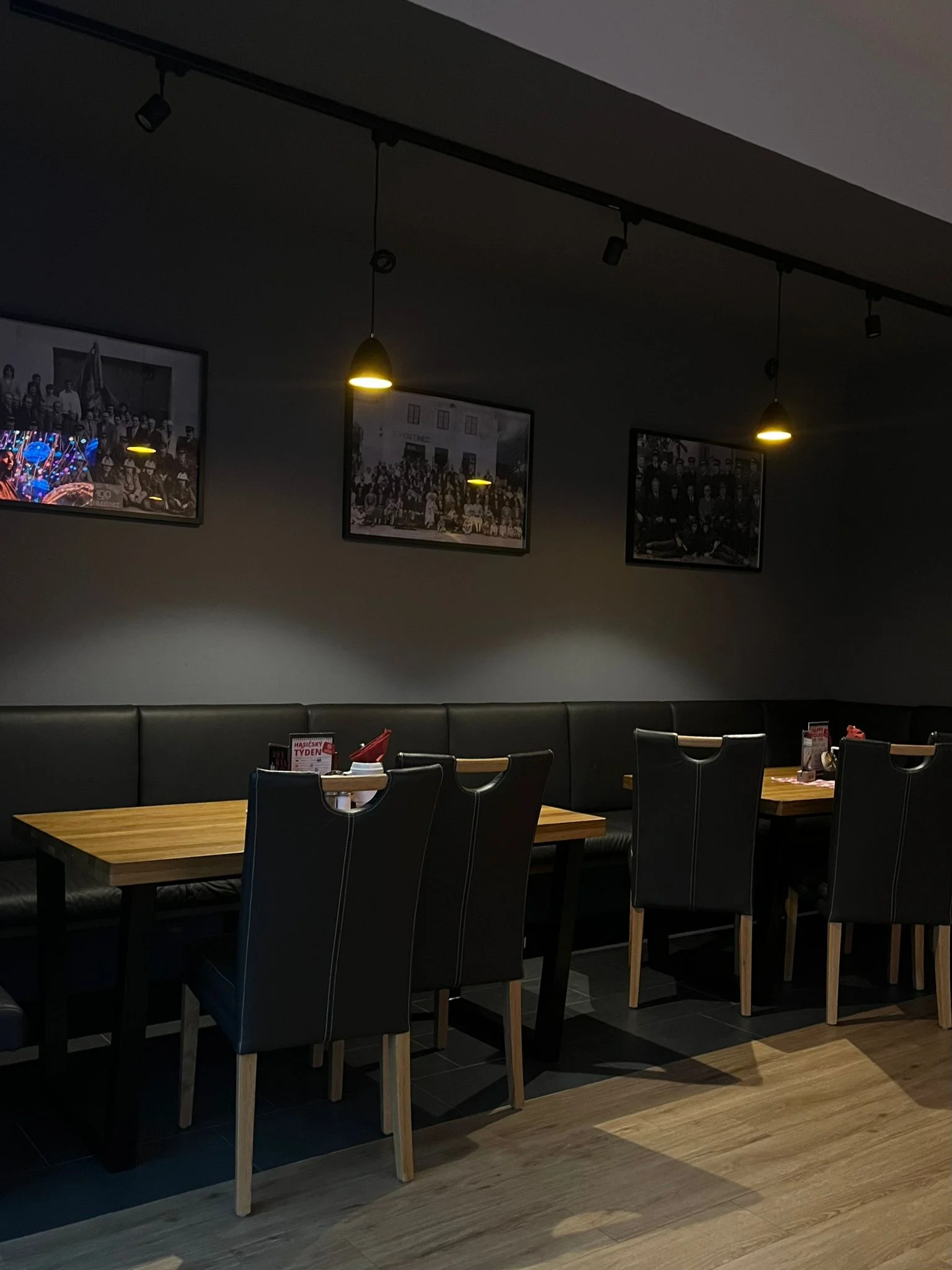 1-2 pomalu pečená kolena, přílohy i pivo Pilsner Urquel - Obrázek 6