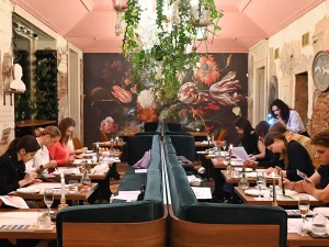 Malování s lektorkou v Corner Stories a až 600 Kč na útratu