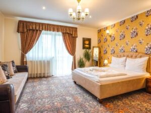 Slovensko: Velký Meder nedaleko termálních lázní luxusně v Penzionu Heléné se snídaní a venkovním bazénem