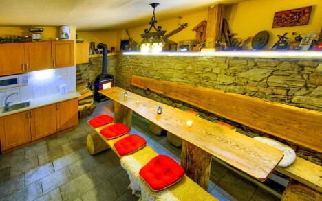 Šumava v obklopení zámků v apartmánu Penzionu Nemílek s bazénem, zapůjčením koloběžek a dětským hřištěm - Obrázek 3