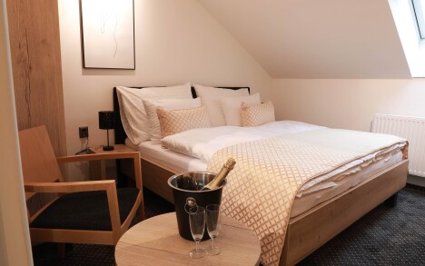 Český Krumlov poblíž centra a krásného zámku v Penzionu Golden Crown *** se snídaní formou bufetu - Obrázek 6