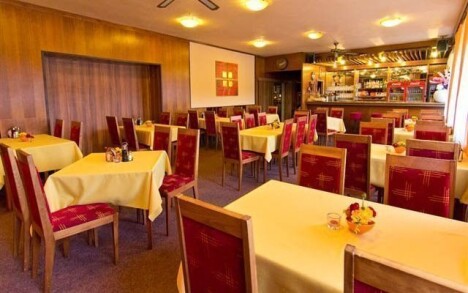 Vysočina v Dependanci či Hotelu Renospond s polopenzí až 6 wellness procedurami (masáže, zábaly, obklady) - Obrázek 3