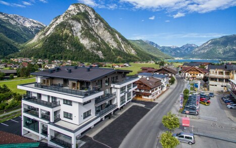 Pobyt u nejkrásnějšího tyrolského jezera v Arthur's Hotel am Achensee **** se snídaní a slevovou kartou