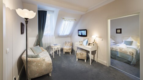 NP Černý les u růžové stezky a výletních cílů: Hotel Palmenwald Schwarzwaldhof se snídaní, bazénem a saunami - Obrázek 8