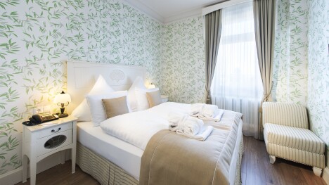 NP Černý les u růžové stezky a výletních cílů: Hotel Palmenwald Schwarzwaldhof se snídaní, bazénem a saunami - Obrázek 4