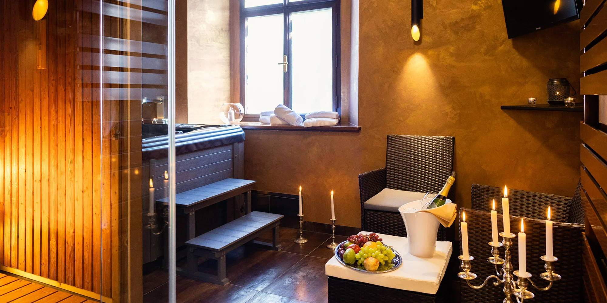 60 min. privátní vířivky a finské sauny pro 2 osoby