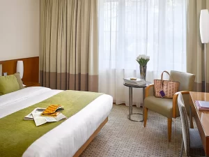 Pobyt v secesním hotelu v centru Prahy se snídaní a saunou