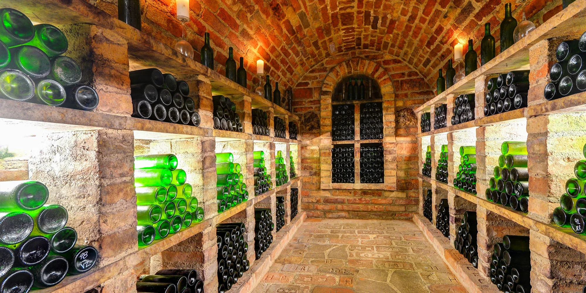 Pobyt se stravou, vířivkou i degustací vín v Mikulově - Obrázek 5