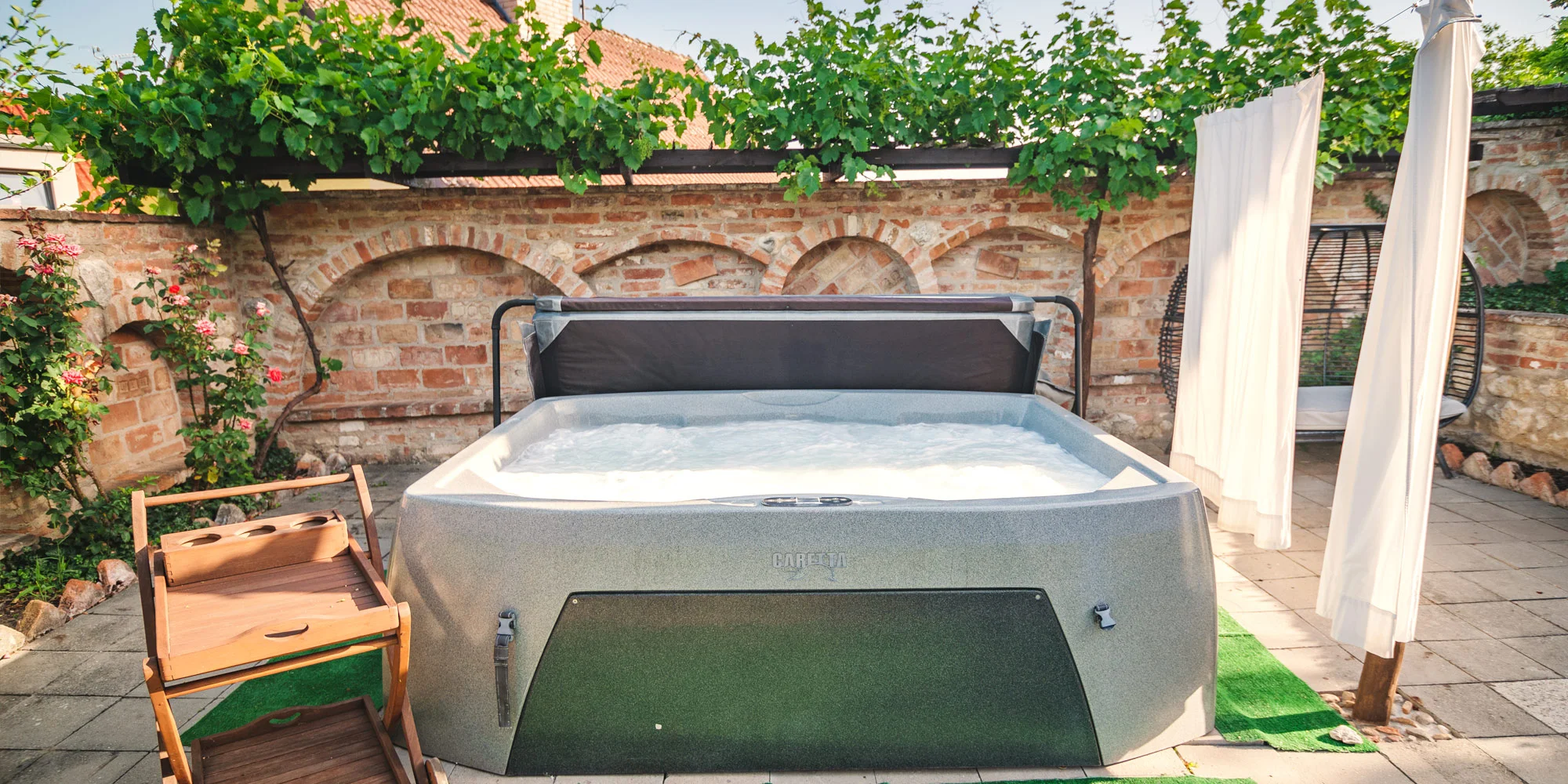 Pobyt se stravou, vířivkou i degustací vín v Mikulově - Obrázek 3