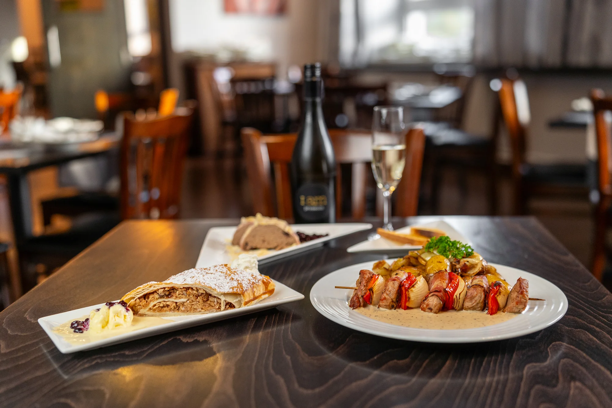 Tříchodové menu se špízem z panenky vč. prosecca - Obrázek 11