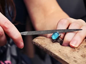 Kurzy výroby šperků z mědi pro jednotlivce i páry