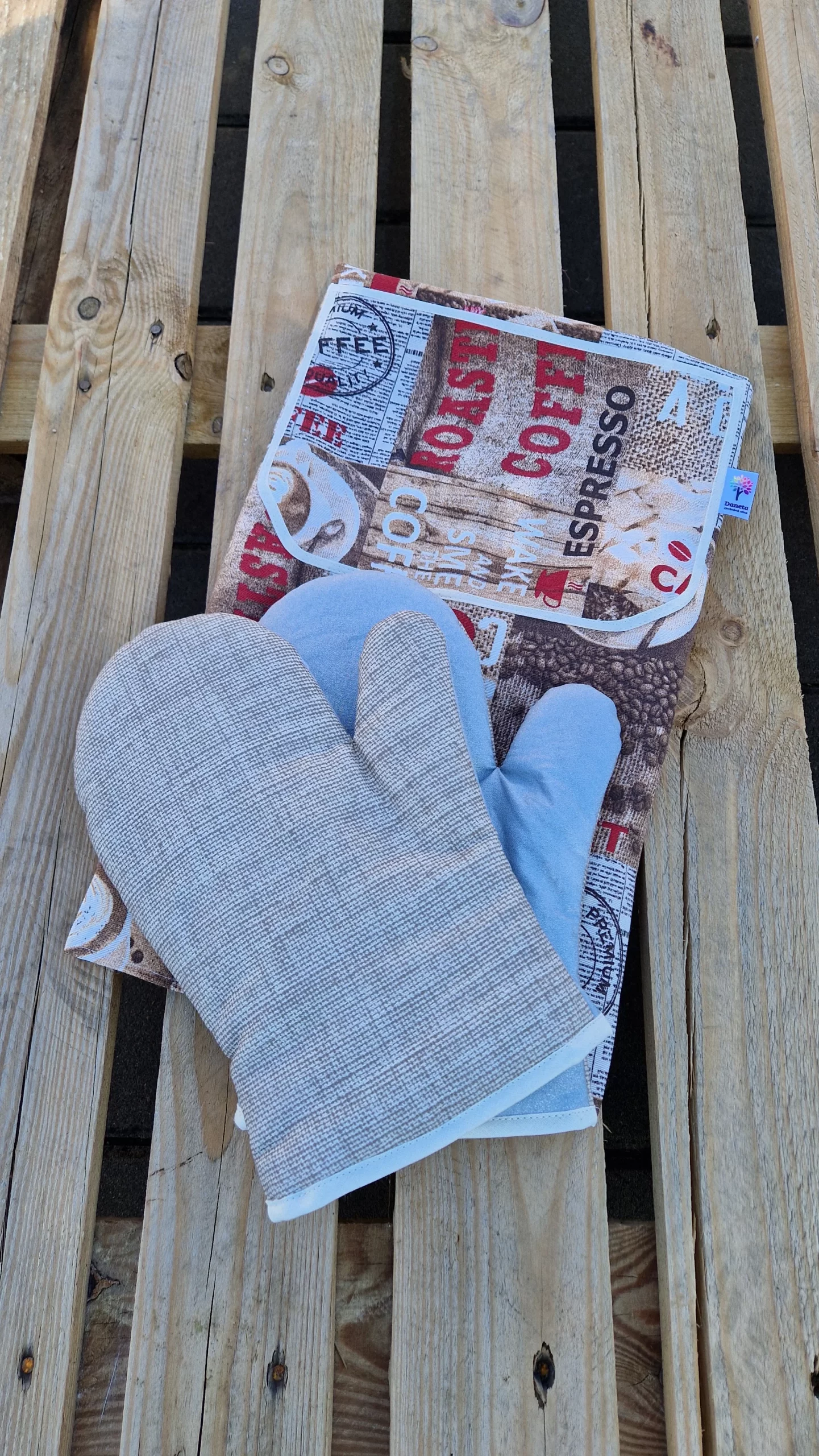 Set zástěry a 2 chňapek v dárkovém balení - Obrázek 4