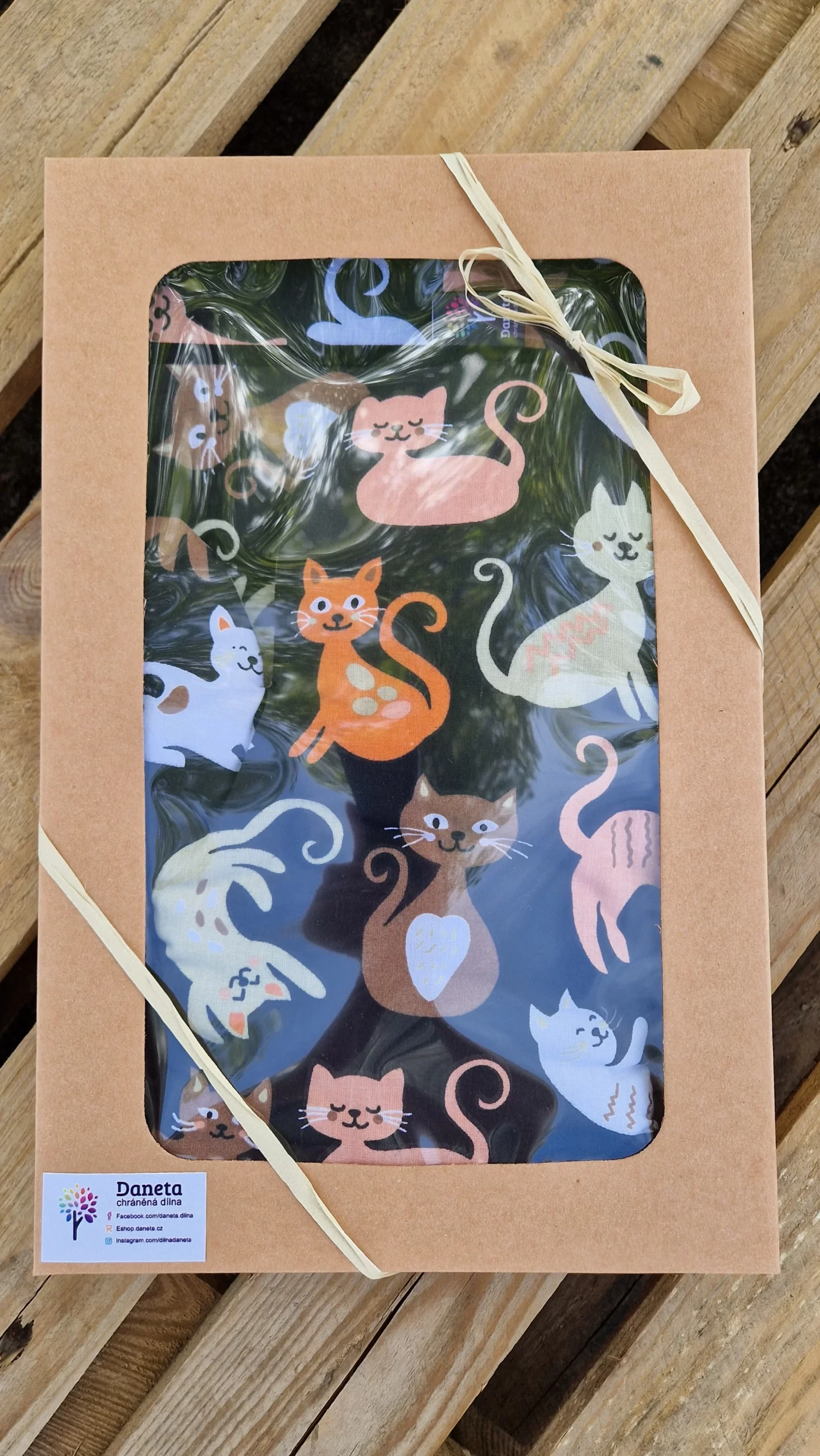 Set zástěry a 2 chňapek v dárkovém balení - Obrázek 8