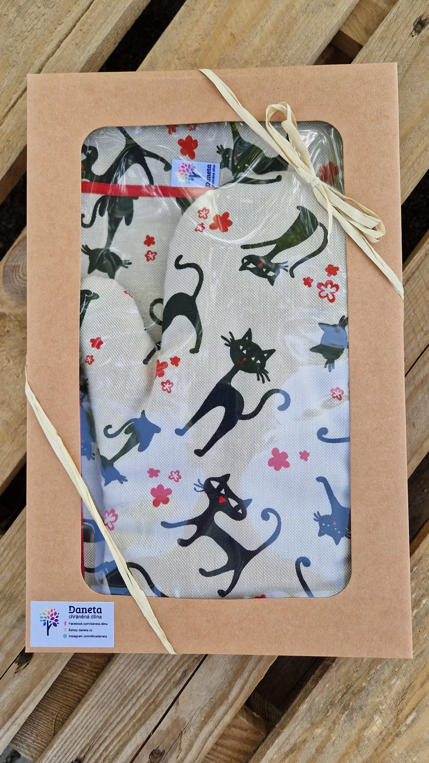 Set zástěry a 2 chňapek v dárkovém balení - Obrázek 11