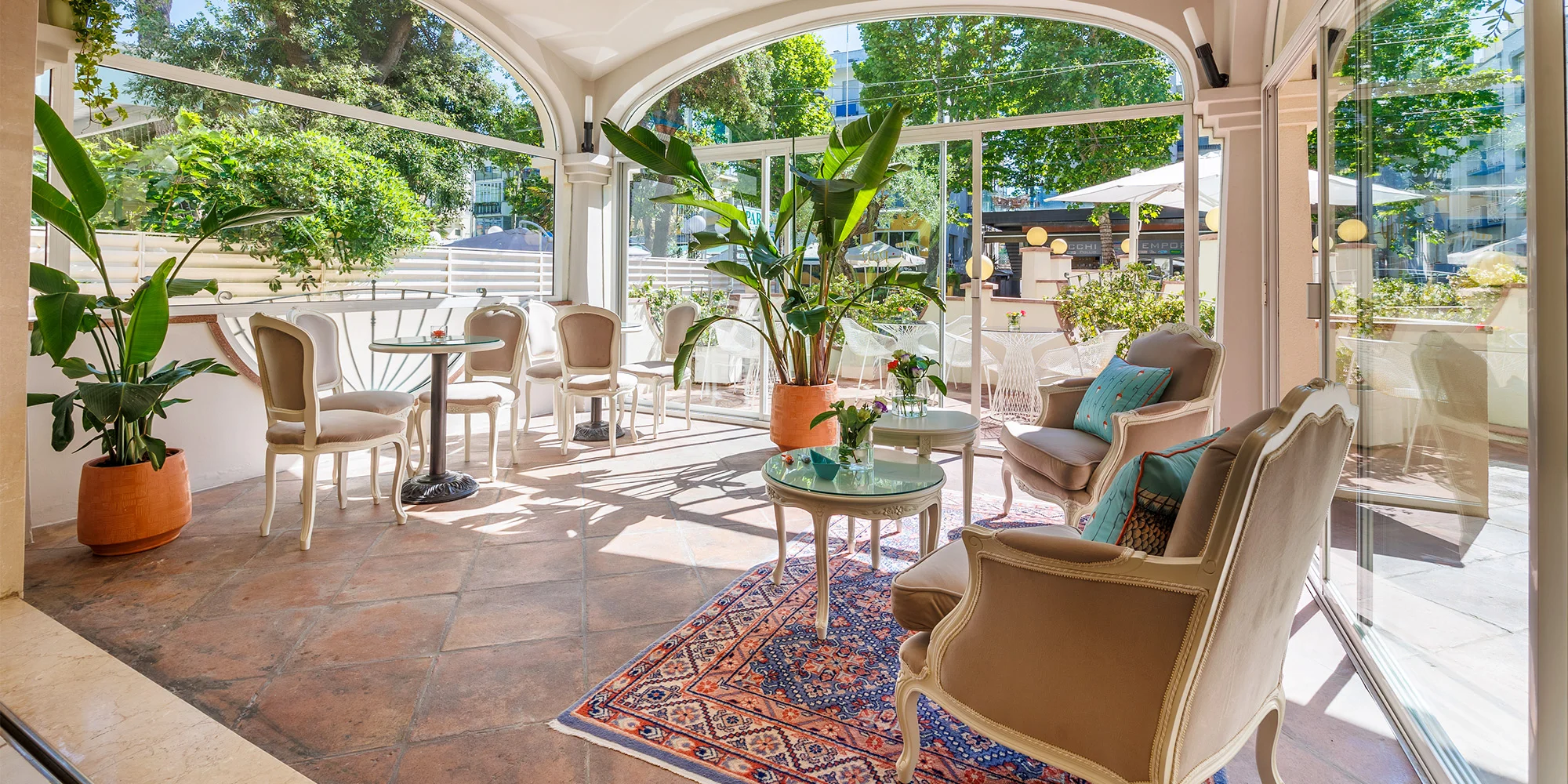 Rimini: 4* hotel se snídaní a bazénem, přímo u pláže - Obrázek 3