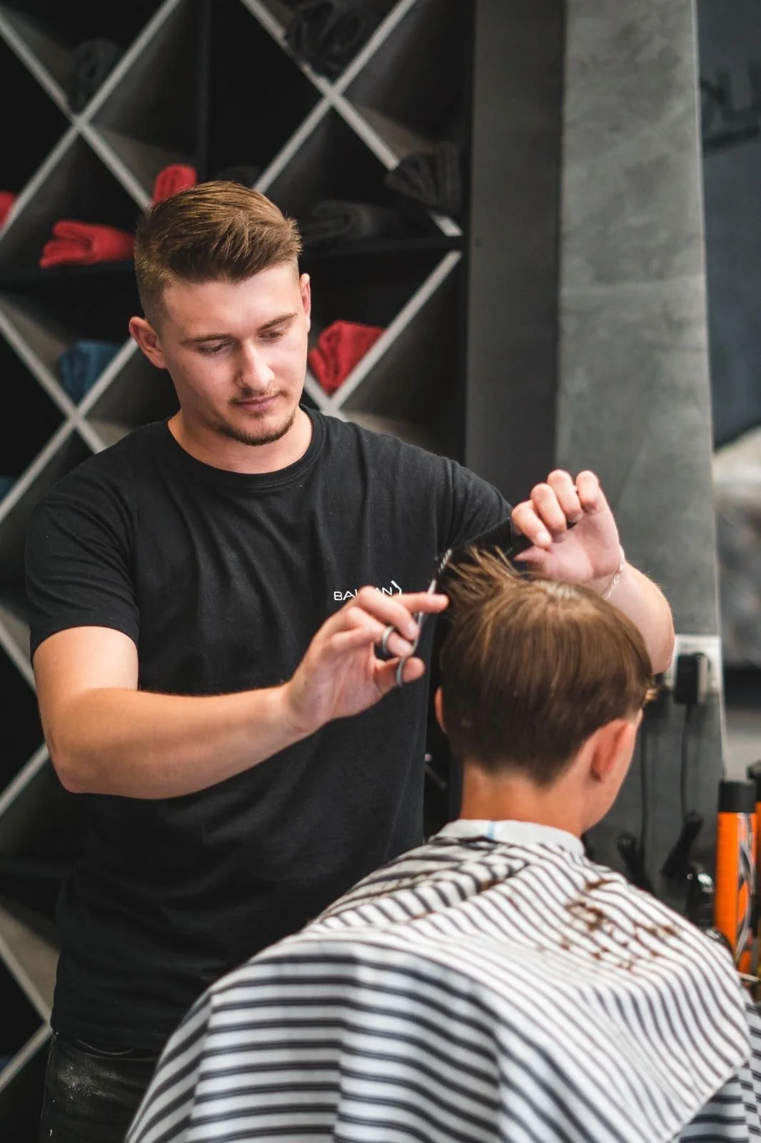 Pánský střih i s úpravou vousů nebo VIP balíček - Obrázek 8