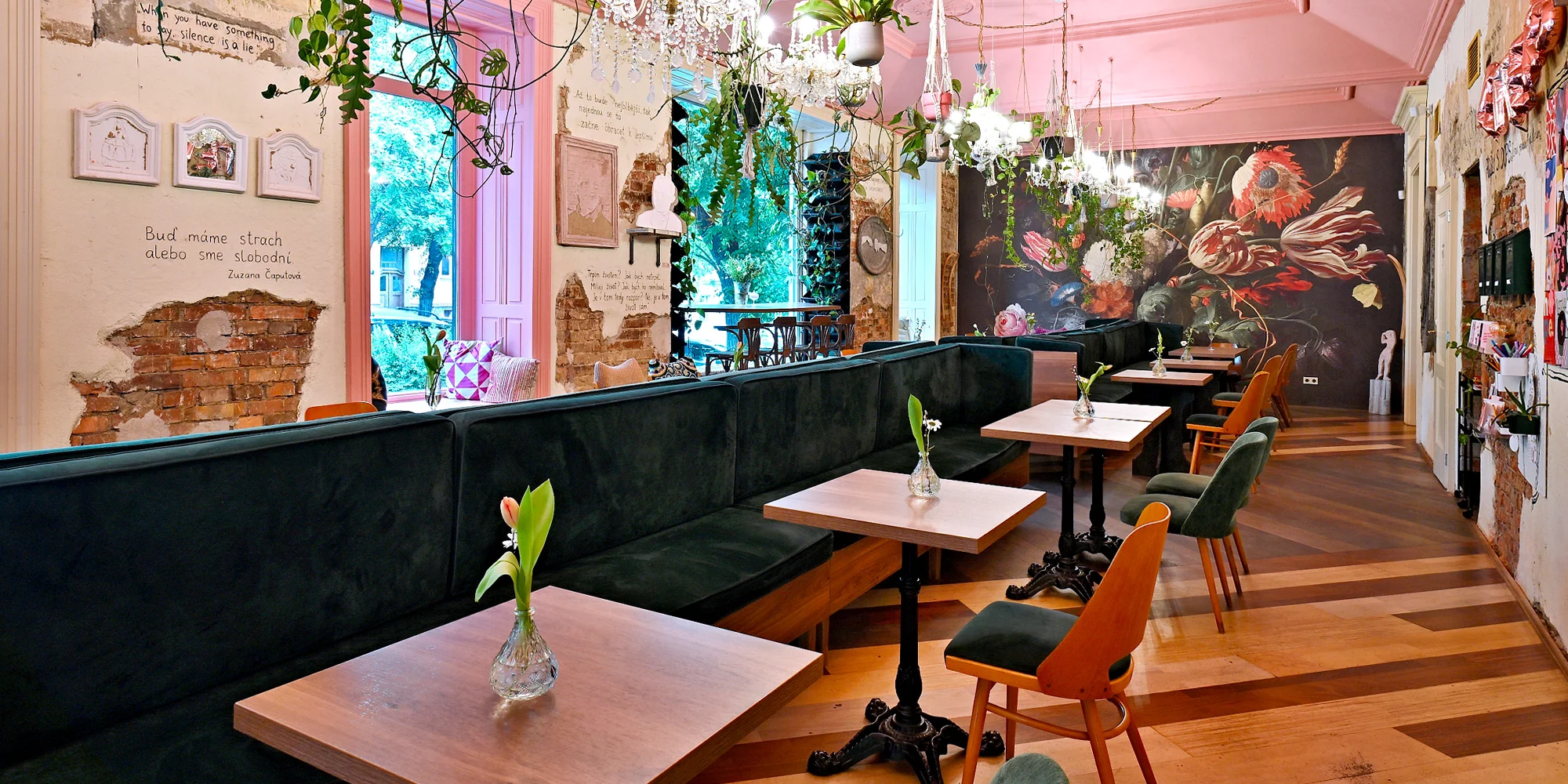 Snídaně v Corner Stories: vajíčka, lívance i nápoje - Obrázek 3