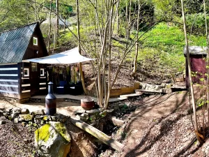 Chatka v srdci posázavské přírody až pro 3 osoby