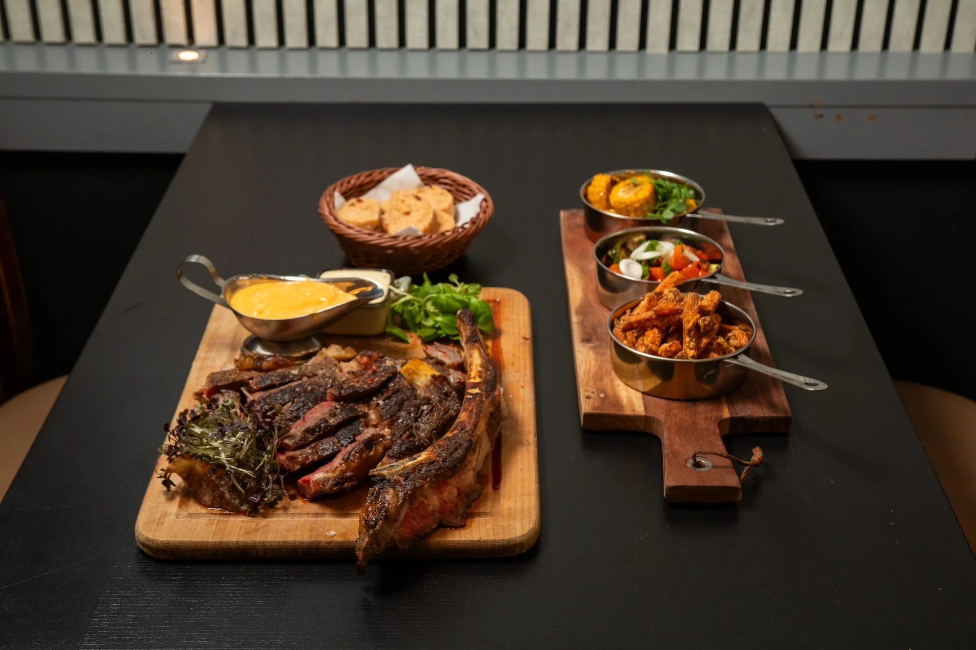 Hovězí Tomahawk a mnoho druhů příloh pro 4 osoby - Obrázek 7