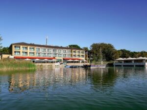 Odpočinek u Berlína s výhledem na jezero: Seehotel Berlin-Rangsdorf **** se snídaní a 5 saunami + občerstvení