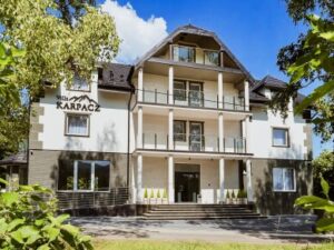 Polské Krkonoše ve Ville Karpacz s polopenzí a vstupenkou do aquaparku + sleva na výlety a láhev vína