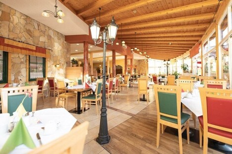 Wellness pobyt v jižním Burgenlandu: 4* Hotel Puchasplus Stegersbach s přímým vstupem do termálů + snídaně - Obrázek 3