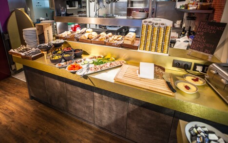 Alpská dovolená u jezera Wörthersee: Pobyt v Hotelu Rocket Rooms se snídaní, občerstvením a kartou plnou slev - Obrázek 8