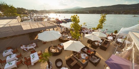 Alpská dovolená u jezera Wörthersee: Pobyt v Hotelu Rocket Rooms se snídaní, občerstvením a kartou plnou slev - Obrázek 2